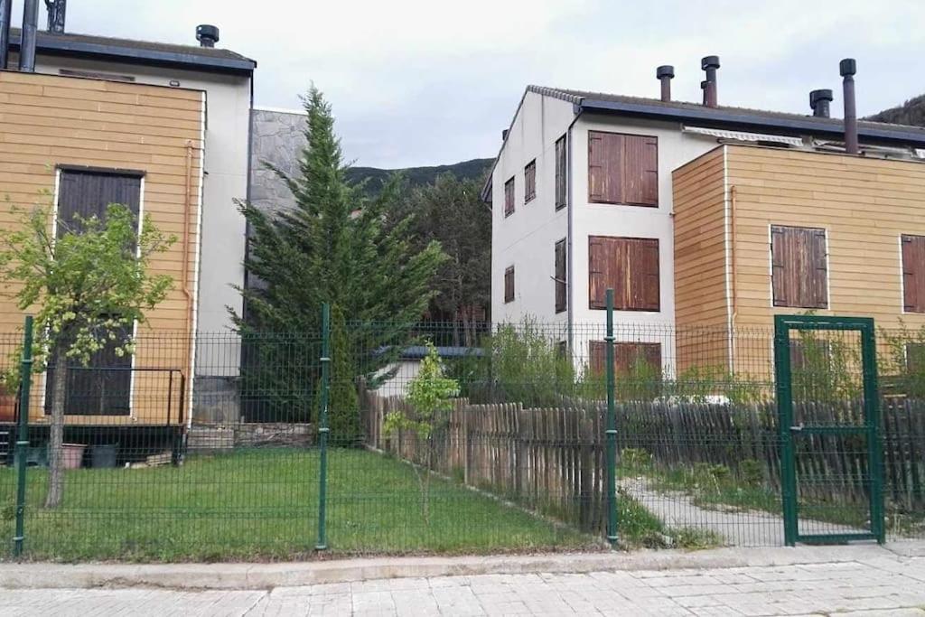 Casa Nora Villanúa מראה חיצוני תמונה
